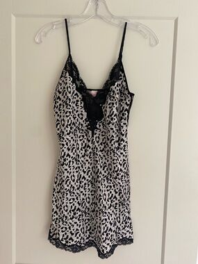 Victoria’s Secret Silk & Lace Lingere/Slip Size XS